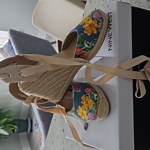 Nine West overankle shoes. - Picture 1 of 5